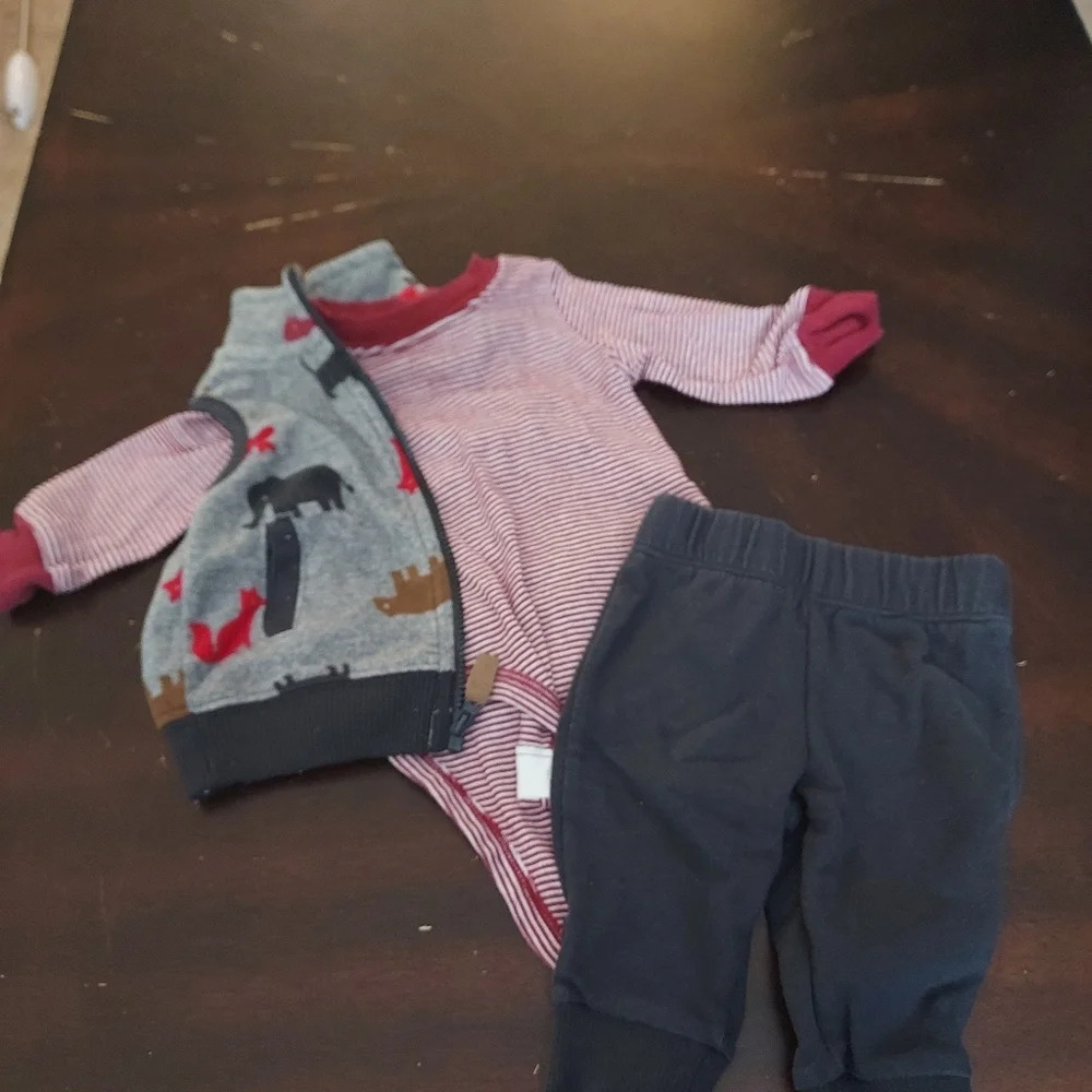 Carter’s 3-Piece Animal Vest Set in Size 3 Month - Picture 2 of 6
